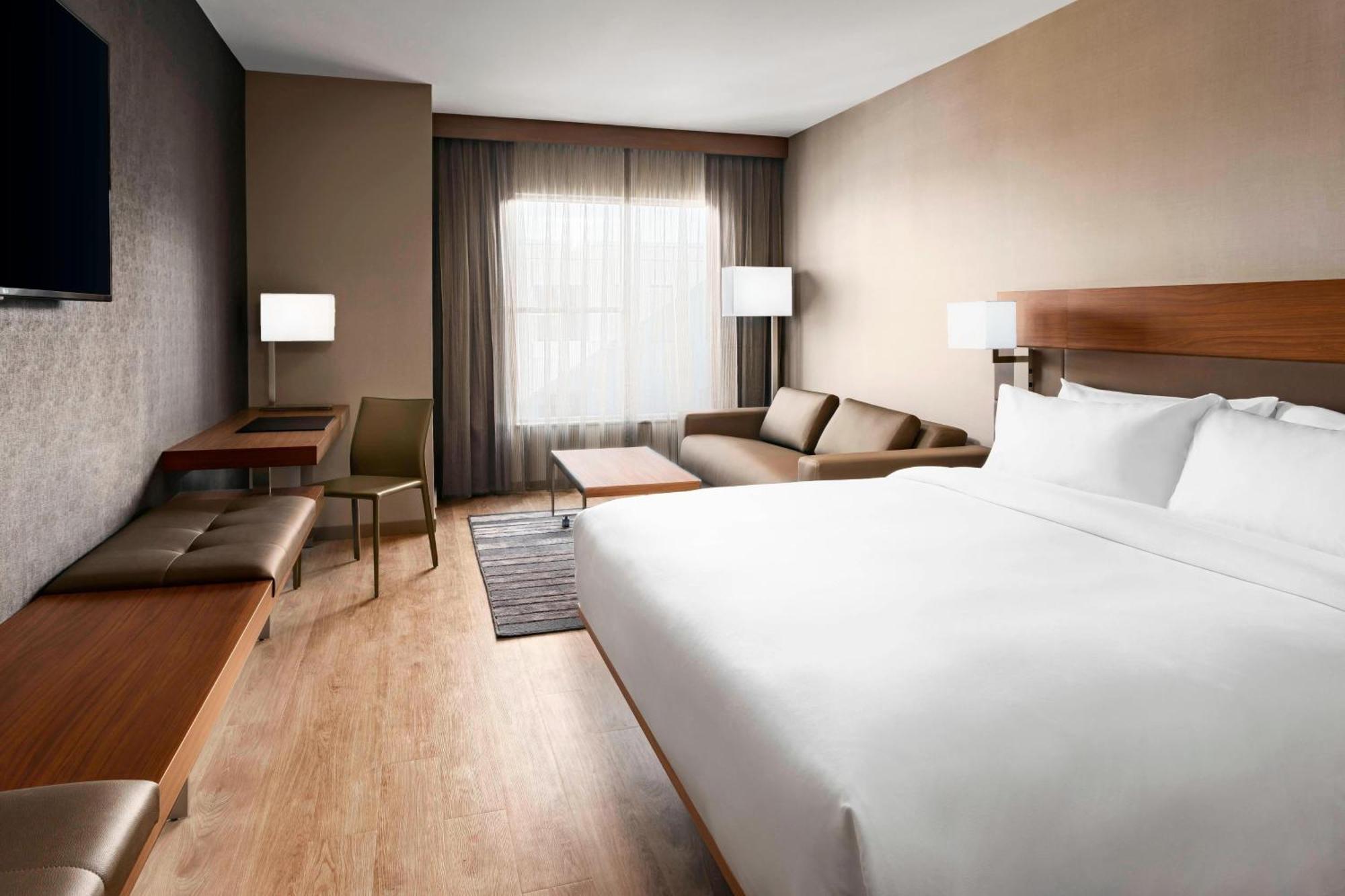 Ac Hotel By Marriott Chapel Hill Downtown Εξωτερικό φωτογραφία
