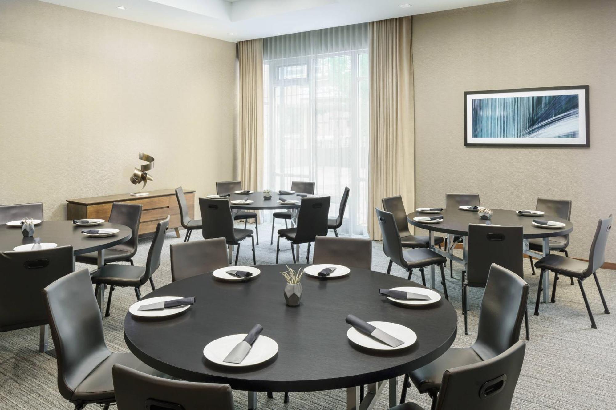 Ac Hotel By Marriott Chapel Hill Downtown Εξωτερικό φωτογραφία
