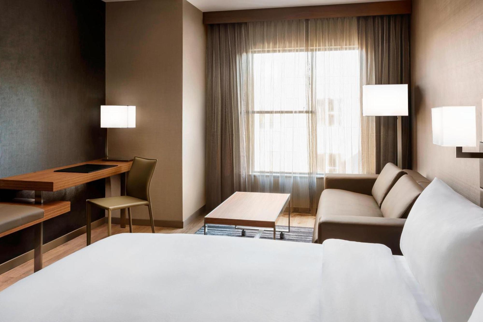 Ac Hotel By Marriott Chapel Hill Downtown Εξωτερικό φωτογραφία