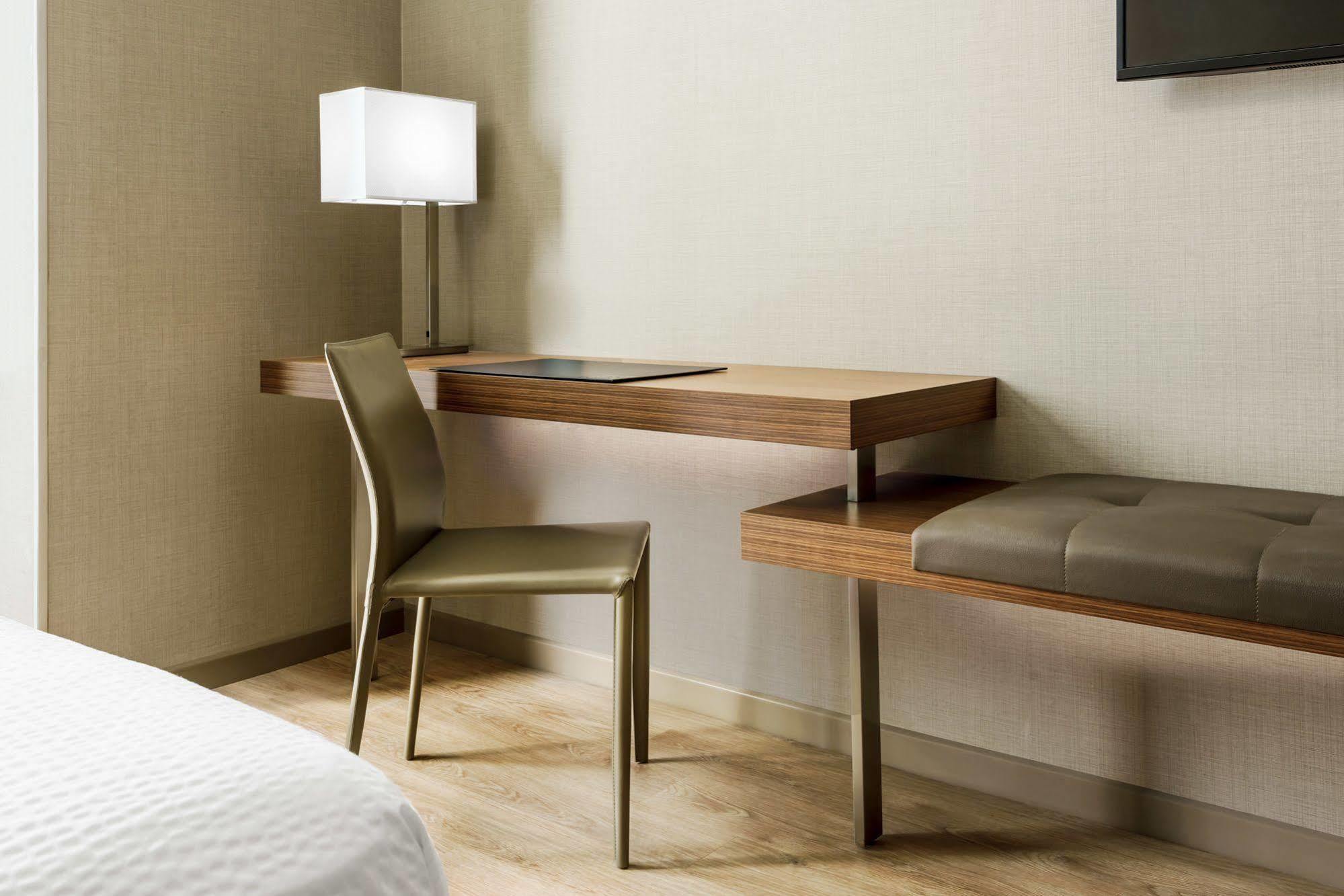 Ac Hotel By Marriott Chapel Hill Downtown Εξωτερικό φωτογραφία