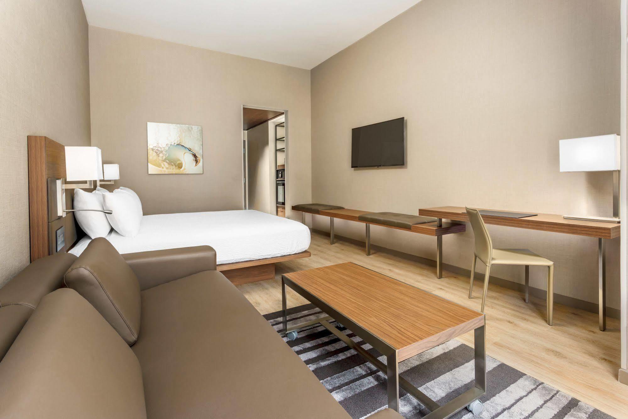 Ac Hotel By Marriott Chapel Hill Downtown Εξωτερικό φωτογραφία